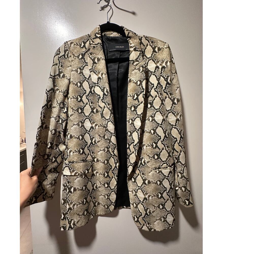Zara Basic Women’s Snake Print Blazer Lined with Faux Pockets Open Front Size XS